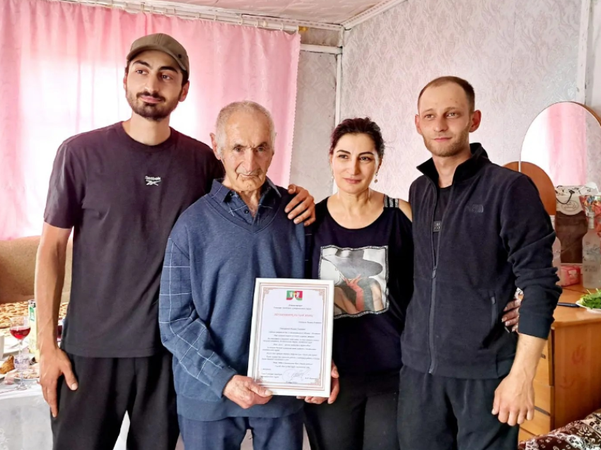 ​Житель Газимурского Завода Размик Оганнисян отметил 90-летний юбилей